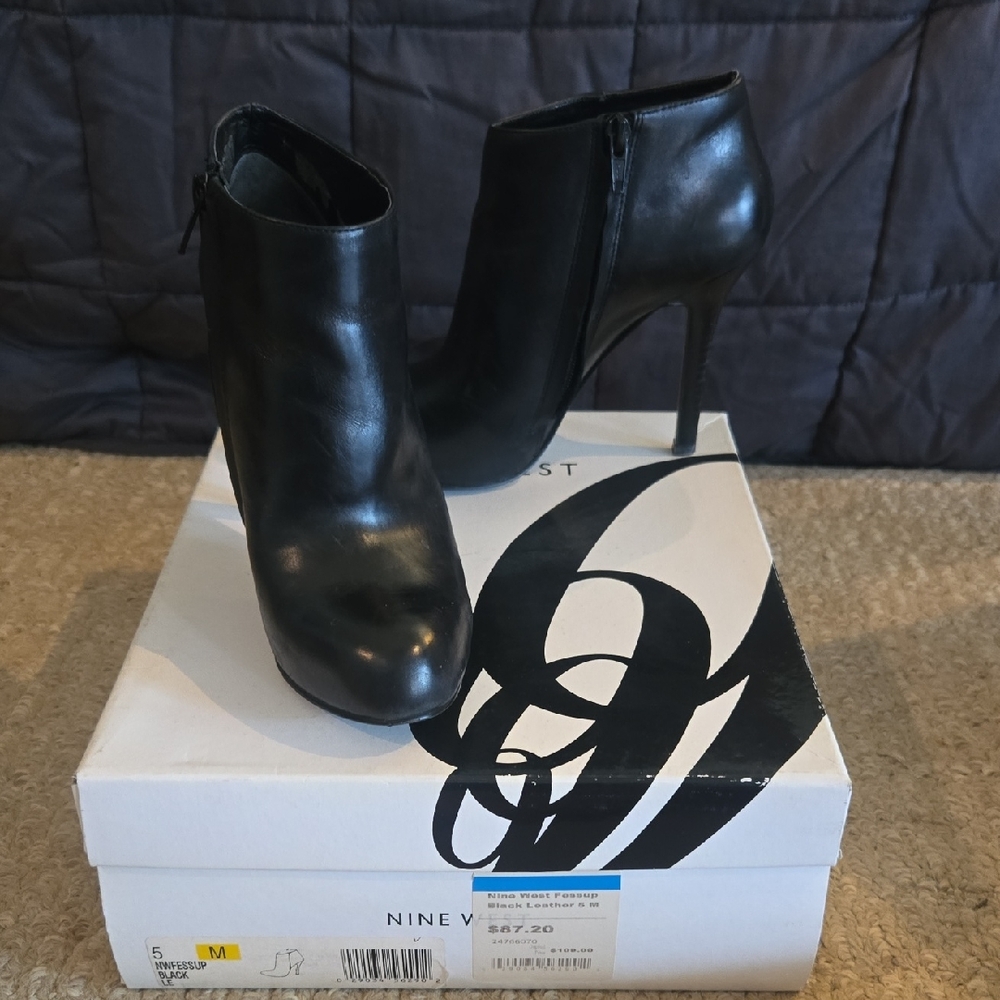 Nine West Glossy Black Leather Heeled Boots